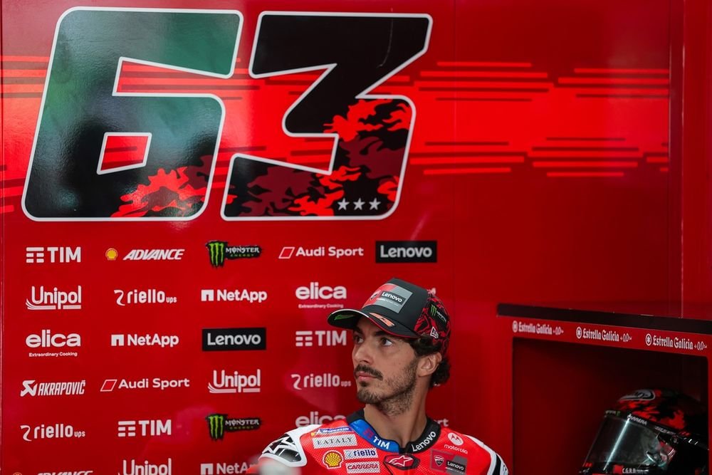 Pecco Bagnaia regrette d'être sorti trop tard des stands.