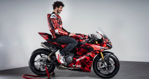 Francesco Bagnaia et la Ducati Panigale V2 S FB63