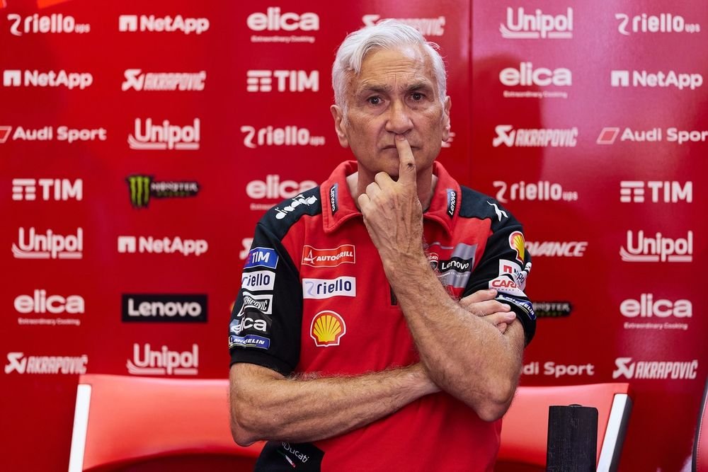 La saison se termine et Davide Tardozzi n'a toujours pas de réponse.