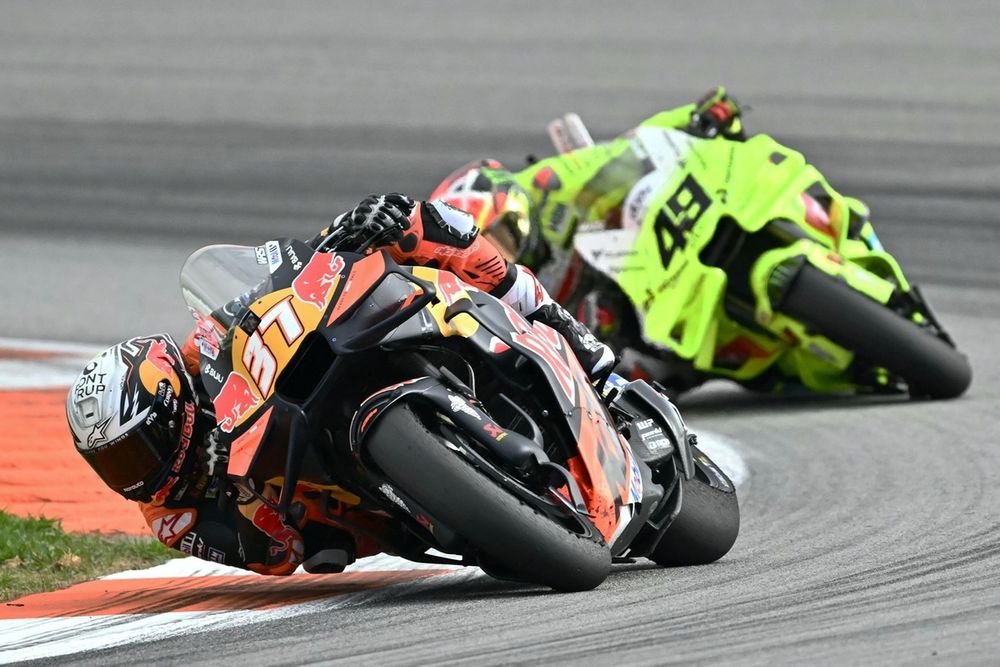 Pedro Acosta, Red Bull KTM Factory Racing, Fabio Di Giannantonio, VR46 Racing Team