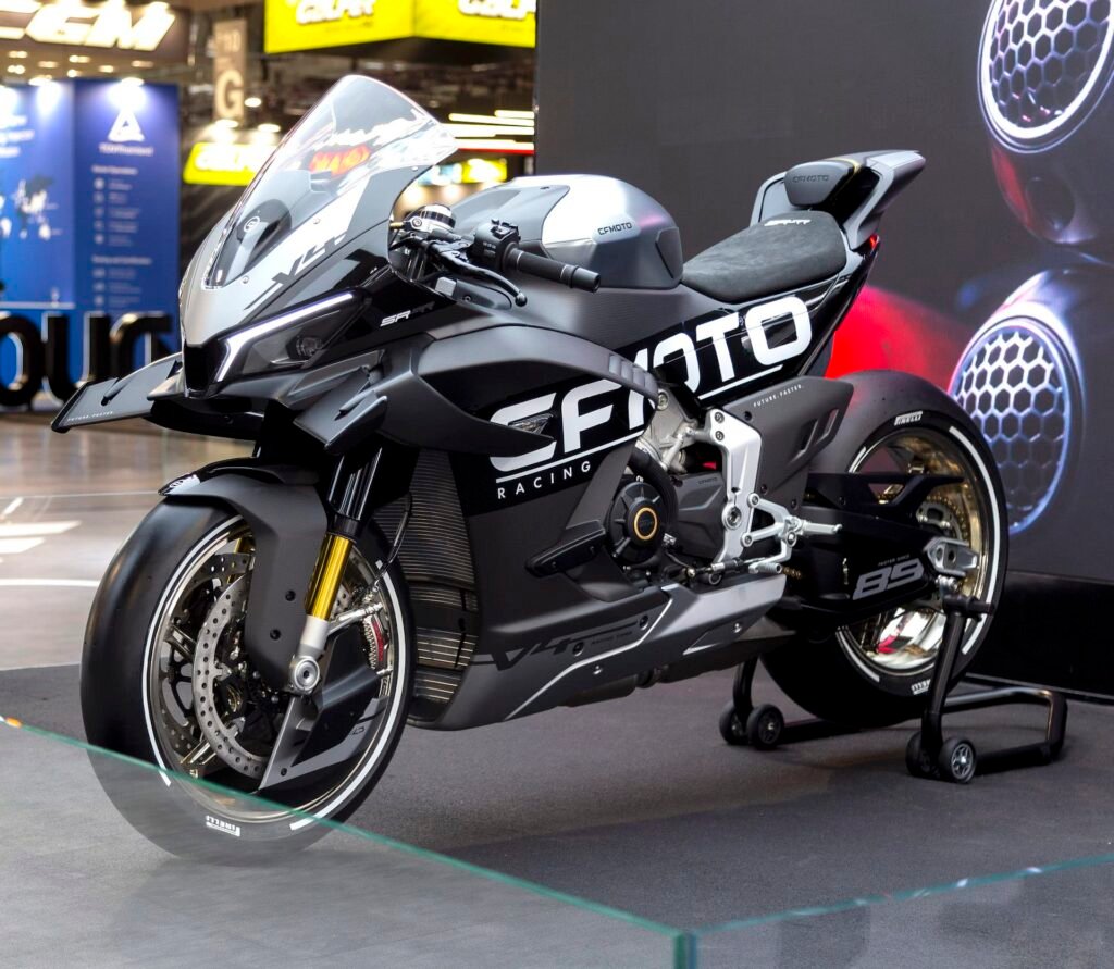 WSBK : CFMoto vise le Superbike et mise sur l’avenir avec la V4 SR-RR