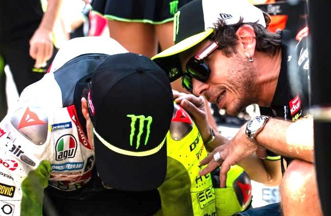 MotoGP, Nicolò Bulega lève le voile : les ombres et la lumière de l’Académie VR46