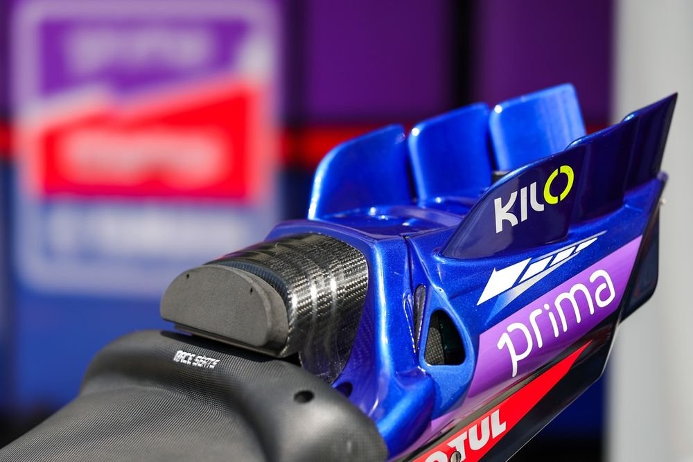 L'arrière de la Yamaha YZR-M1 du team Pramac Racing en 2025.