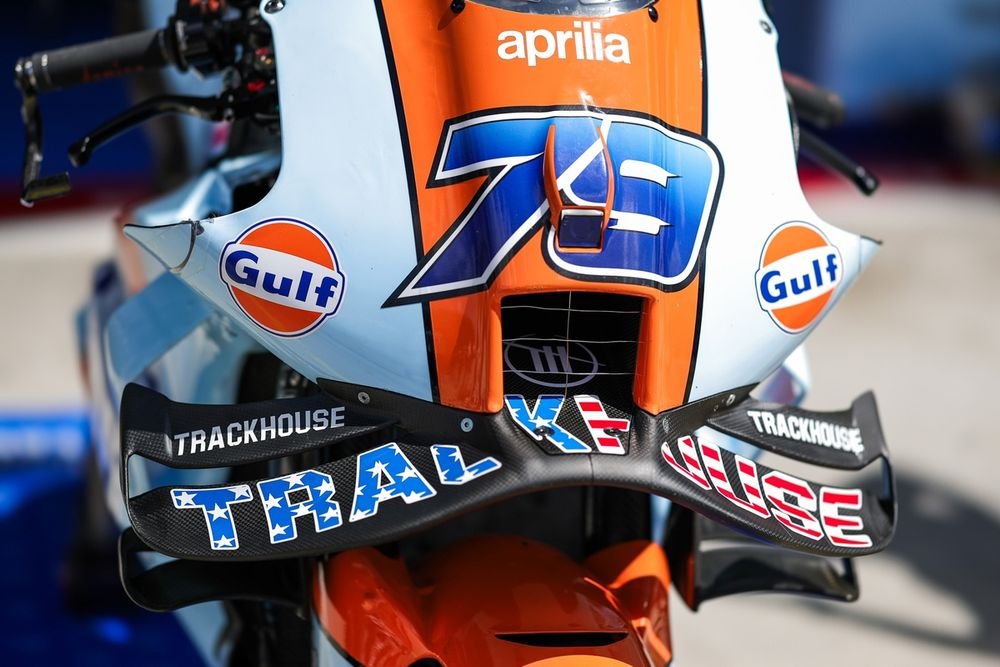 La face avant de l'Aprilia RS-GP utilisée en 2025 par le team Trackhouse Racing.