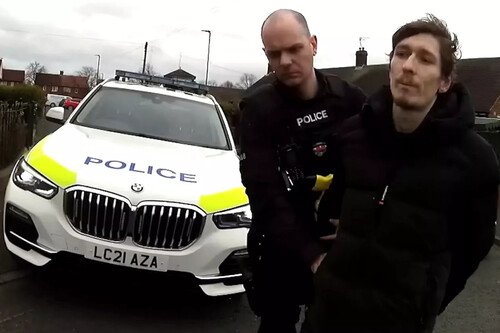 Street, Vidéo : un motard britannique se filme en fuite à 210 km/h… et la police transforme sa vidéo en arme contre lui