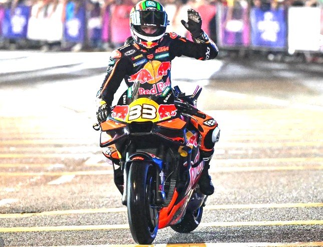 MotoGP, Brad Binder poussé vers la sortie ? KTM prépare déjà l’après-Acosta… et ça pourrait faire mal