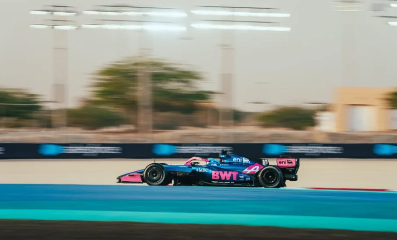 F1 : tests Bahreïn J1 : Alpine déjà sous pression : un départ haché pour l’A526