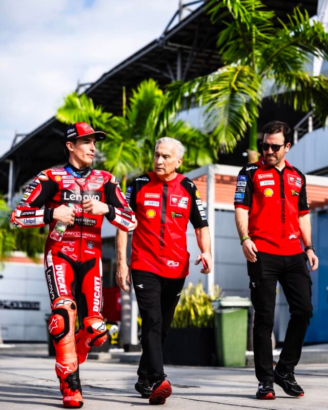 MotoGP, Davide Tardozzi botte en touche au moment d’évoquer le brûlant cas Pedro Acosta : « D’abord, j’aimerais signer Marc Marquez »