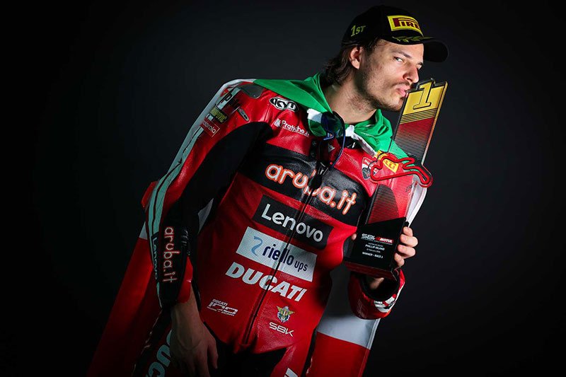 Superbike, Australie, course 1 : Nicolo Bulega ouvre la saison par une victoire à Phillip Island alors que Ducati verrouille un podium qui s’exprime…